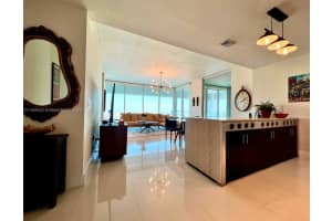 1040 Biscayne Blvd APT 4006, Miami, FL 33132, Sold 07/31/23