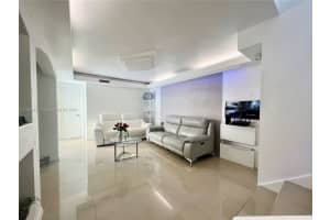 9674 Fontainebleau Blvd, Miami, FL 33172, Sold 04/26/23