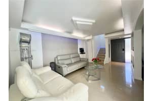 9674 Fontainebleau Blvd, Miami, FL 33172, Sold 04/26/23