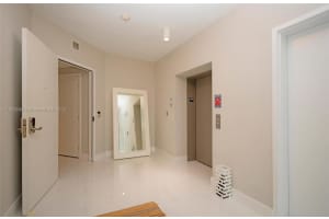 16385 Biscayne Blvd Unit 2101, Aventura, FL 33160, Sold 07/03/23