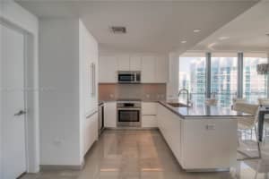 68 SE 6th St Apt 3311, Miami, FL 33131, Sold 08/02/23