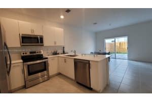 2611 SE 11th St, Homestead, FL 33035, Sold 10/11/23