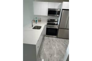 9440 Fontainebleau Blvd, Miami, FL 33172, Sold 05/05/23