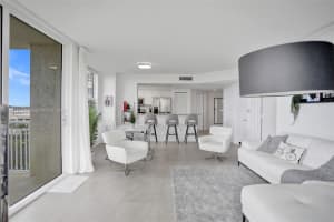19501 W Country Club Dr, Aventura, FL 33180, Sold 05/01/23