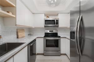 390 SW South River Dr, Stuart, FL 34997, Sold 04/27/23