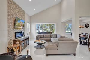 1102 Fairfield Meadows Dr, Weston, FL 33327, Sold 05/26/23