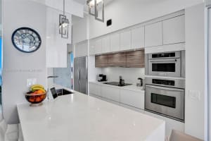 3029 NE 188th St APT 814, Aventura, FL 33180, Sold 06/13/23
