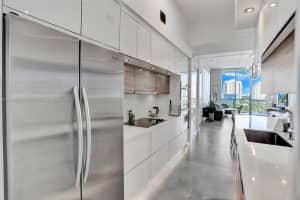 3029 NE 188th St APT 814, Aventura, FL 33180, Sold 06/13/23