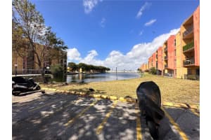 4721 NW 7th St, Miami, FL 33126, Sold 05/12/23