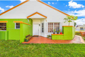 8660 SW 12th St, Pembroke Pines, FL 33025, Sold 06/26/23