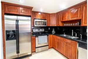 10857 NW 7th St #13, Miami, FL 33172, Sold 04/26/23