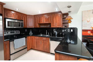 10857 NW 7th St #13, Miami, FL 33172, Sold 04/26/23