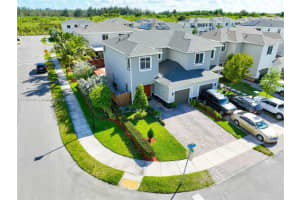 892 SE 18th St, Homestead, FL 33035, Sold 09/12/23