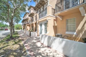 419 SW 147th Ave, Pembroke Pines, FL 33027, Sold 05/25/23