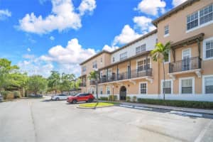 419 SW 147th Ave, Pembroke Pines, FL 33027, Sold 05/25/23