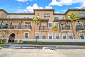 419 SW 147th Ave, Pembroke Pines, FL 33027, Sold 05/25/23