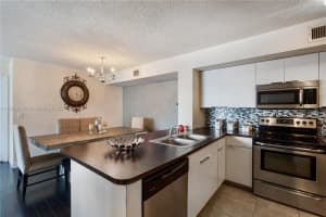 11145 SW 6th St APT 101, Pembroke Pines, FL 33025, Sold 05/31/23
