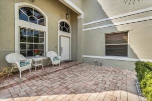 318 SW 194th Ave, Pembroke Pines, FL 33029, Sold 06/12/23