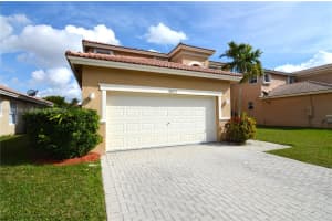 1521 SW 193rd Terrace, Pembroke Pines, FL 33029, Sold 05/10/23