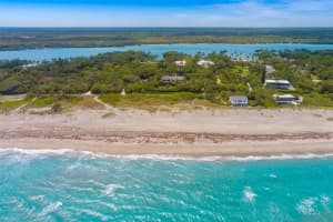 384 S Beach Rd, Hobe Sound, FL 33455, Sold 07/20/23