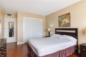 400 Kings Point Dr APT 521, Sunny Isles Beach, FL 33160, Sold 08/18/23