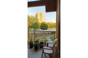 9711 Fontainebleau Blvd D207, Miami, FL 33172, Sold 06/05/23