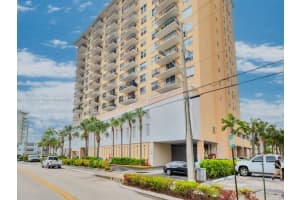 427 Golden Isles Dr #4a, Hallandale Beach, FL 33009, Sold 11/01/23