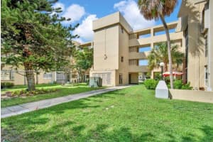 942 NE 199th St #2g, Miami, FL 33179, Sold 09/29/23
