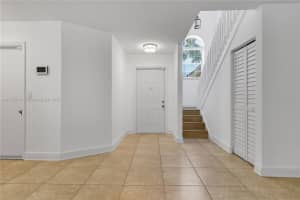 9156 Vineyard Lake Dr, Plantation, FL 33324, Sold 06/02/23