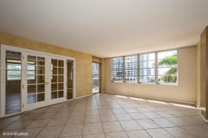 3725 S Ocean Dr APT 424, Hollywood, FL 33019, Sold 12/19/23