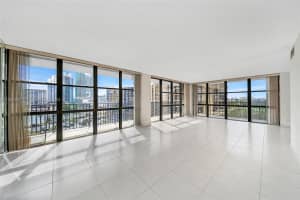 800 Parkview Dr APT 730, Hallandale Beach, FL 33009, Sold 07/19/23