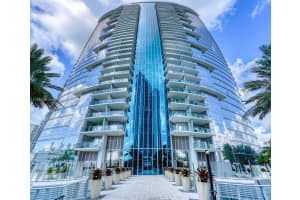 851 Ne 1st Ave 4111, Miami