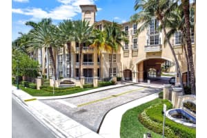 3001 NE 185th St APT 207, Aventura, FL 33180, Sold 07/07/23