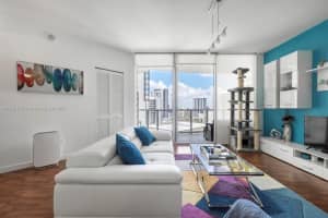 300 S Biscayne Blvd t 2305, Miami, FL 33131, Sold 07/03/23