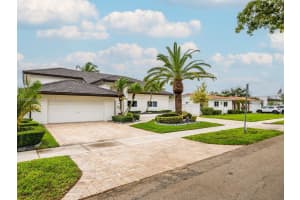 8530 NW 174th St, Hialeah, FL 33015, Sold 09/08/23