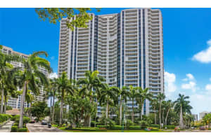 21055 Yacht Club Dr #1704, Aventura, FL 33180, Sold 08/08/23