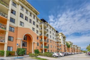9340 Fontainebleau Blvd, Miami, FL 33172, Sold 05/04/23
