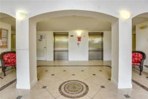 9340 Fontainebleau Blvd, Miami, FL 33172, Sold 05/04/23