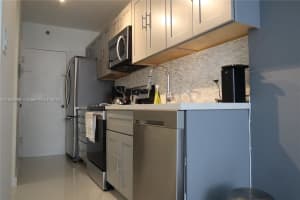 100 Lincoln Rd 501, Miami Beach