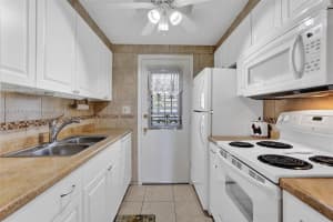 16901 NE 13th Ave APT 209, Miami, FL 33162, Sold 09/28/23
