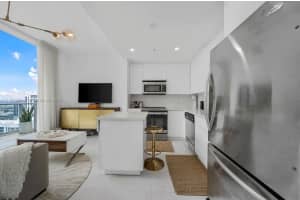 300 S Biscayne Blvd t 3709, Miami, FL 33131, Sold 08/16/23