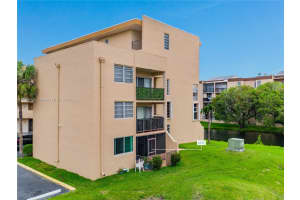 8897 Fontainebleau Blvd APT 112, Miami, FL 33172, Sold 05/31/23