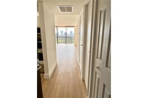 20301 W Country Club Dr APT 1527, Aventura, FL 33180, Sold 11/03/23
