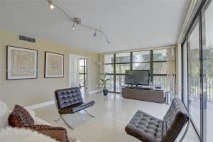 400 Leslie Dr APT 210, Hallandale Beach, FL 33009, Sold 09/21/23