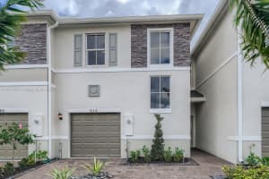 834 SE 16th Ct, Florida City, FL 33034, Sold 06/27/23