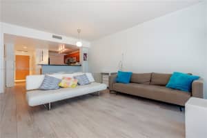 Vizcayne, 244 Biscayne Blvd APT 304, Miami, FL 33132, Sold 08/07/23