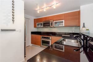 Vizcayne, 244 Biscayne Blvd APT 304, Miami, FL 33132, Sold 08/07/23