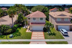 330 SW 194th Ave, Pembroke Pines, FL 33029, Sold 12/26/23