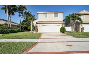 330 SW 194th Ave, Pembroke Pines, FL 33029, Sold 12/26/23
