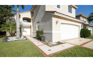 330 SW 194th Ave, Pembroke Pines, FL 33029, Sold 12/26/23